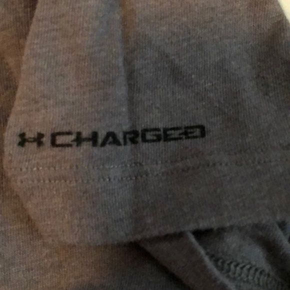 EUC Small Under Armour T-shirt - Picture 5 of 6